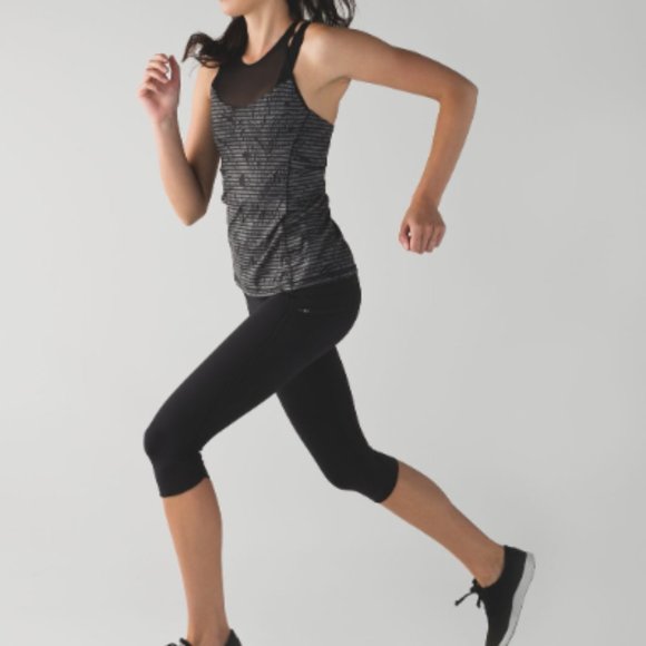 Lululemon Running In The City Tank Stripe Play Slate Black 8 - Picture 13 of 13
